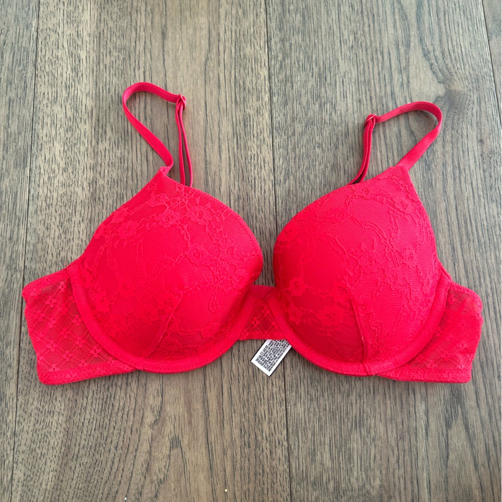 Victoria’s Secret red lined perfect coverage bra 34b